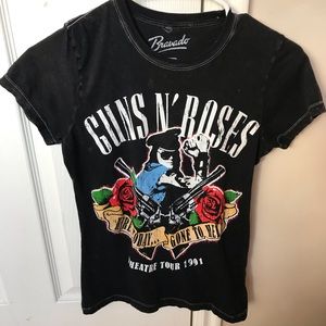 Guns and Roses Graphic Tee Size Small